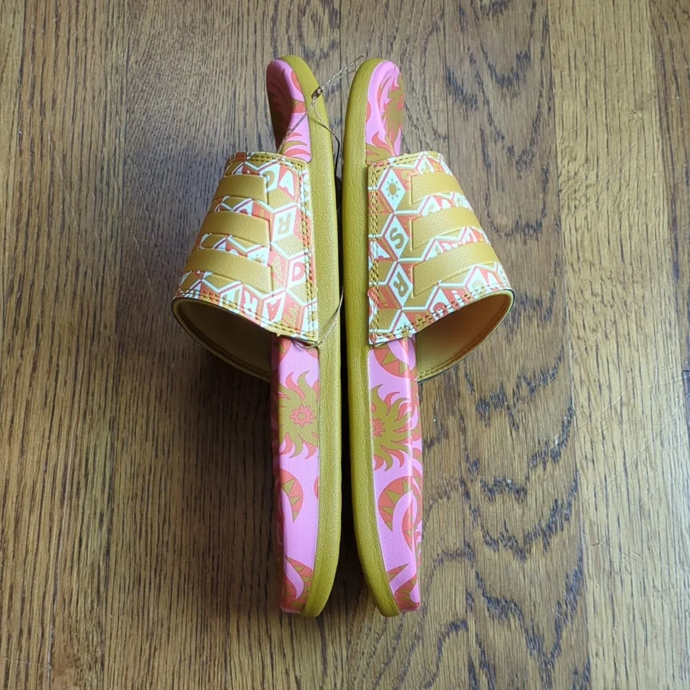 NIB FARM Rio Logo Slide Sandals Adidas Collab Womens Size 6 Pink Abstract Floral